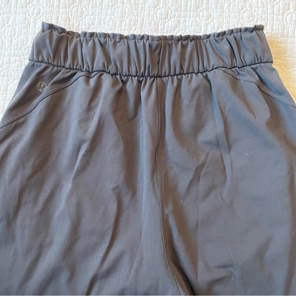 LULULEMON Black Luxtreme Keep Moving Pant, size 4 - Picture 10 of 11
